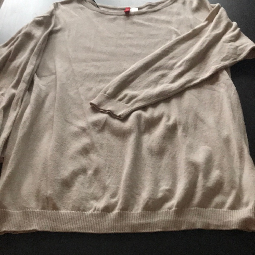 H & M sweater